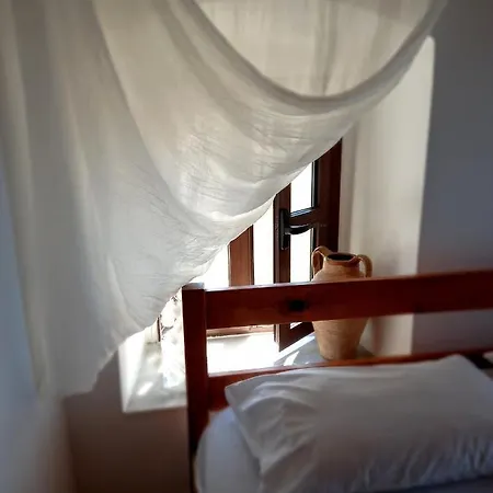 Amphora Guest house 3*