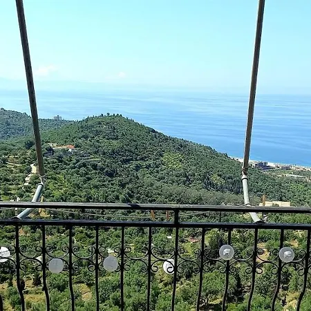 Guest house Amphora 3*