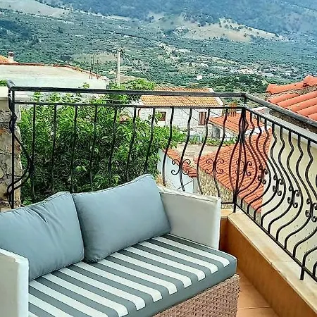 Amphora Guest house Himare