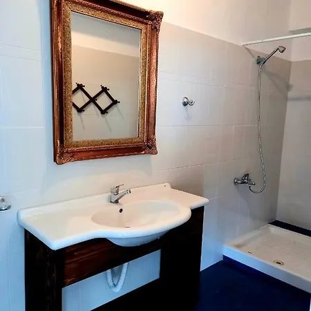 Amphora Guest house 3*