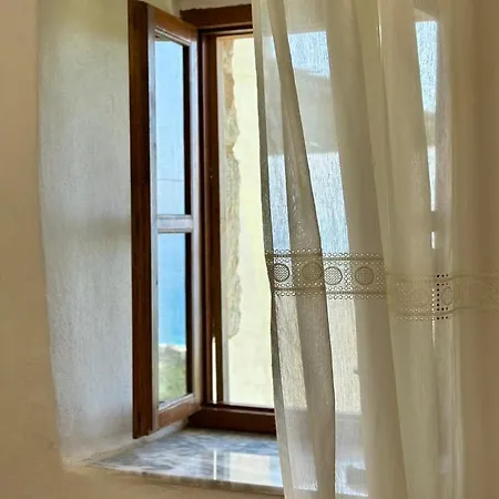 Amphora Guest house 3*