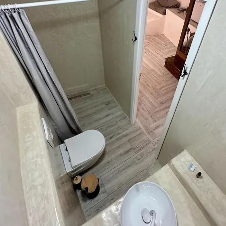 Amphora Guest house 3*