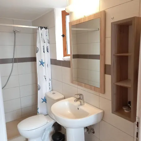 Amphora Guest house 3*