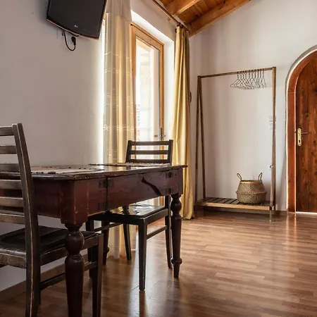 Guest house Amphora Himare